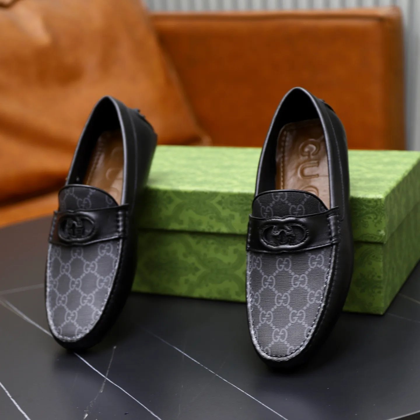 Ex-factory price: 460💰[GUCCI] Gucci ⚠️High-end men’s driving and pedal series ⚠️38-44 (customized for 45) ⚠️All original cowhide leather! Thick and soft! Made entirely of calfskin lining! Rubber sheet anti-slip beanie sole! Three-dimensional package technology! Fashionable and classic! Handicrafts! Original high quality! Feel free to compare!